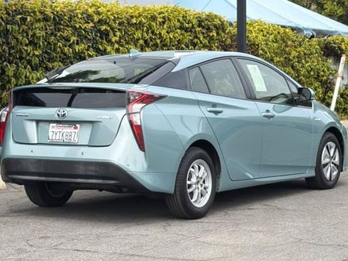Used 2017 Toyota Prius Two w/ Prius Two Safety Plus Package image 4