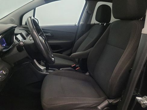 Used 2020 Chevrolet Trax LS w/ Tint and Cruise Package image 17