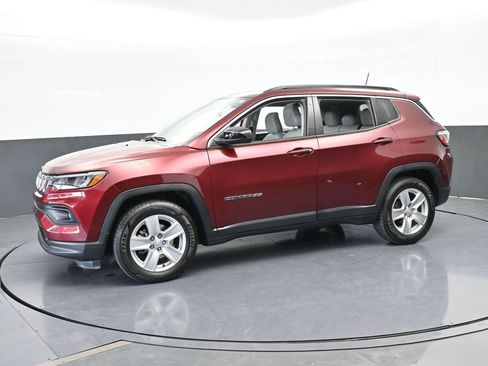 Used 2022 Jeep Compass Latitude w/ Sun and Sound Group image 2