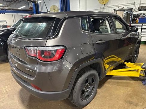Used 2019 Jeep Compass Sport FWD image 5