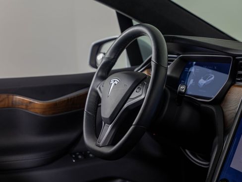 Used 2020 Tesla Model X Long Range image 30