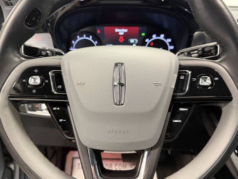 Used 2022 Lincoln Corsair FWD w/ Premium Package image 15
