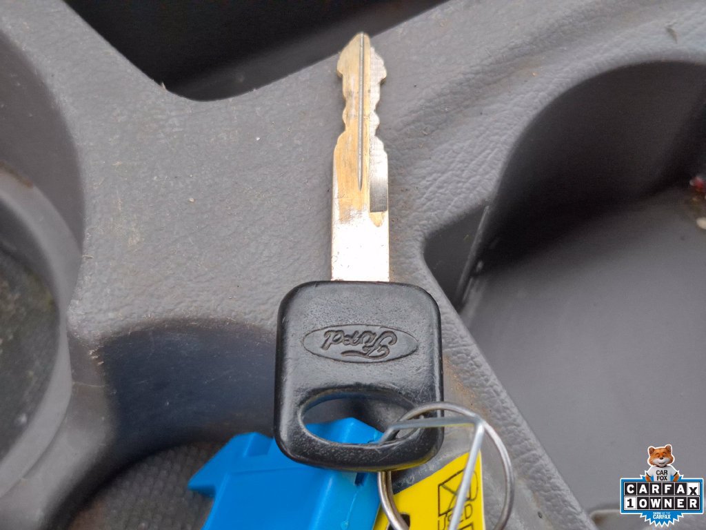 Used 2002 Ford E-150 and Econoline 150 RWD image 19