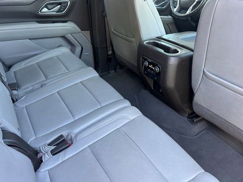 Used 2024 Chevrolet Suburban LT image 20