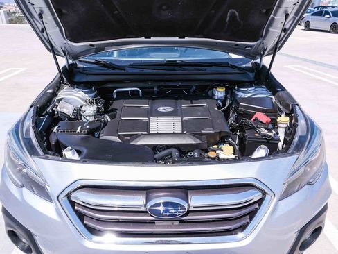 Used 2019 Subaru Outback 3.6R Limited AWD/4WD image 24