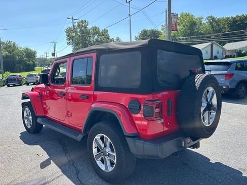 Used 2018 Jeep Wrangler Unlimited Sahara AWD/4WD image 4