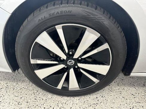 Used 2021 Nissan Altima 2.5 SV FWD image 21