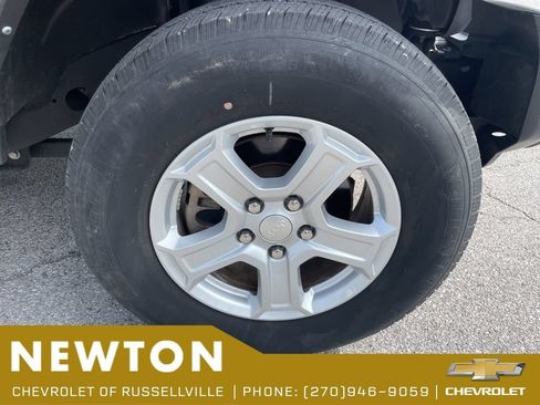 Used 2021 Jeep Wrangler Sport AWD/4WD image 34