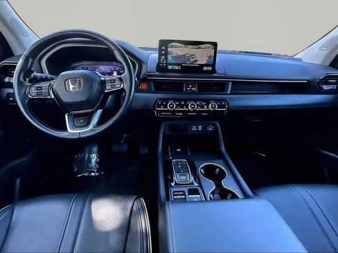 Used 2025 Honda Pilot Elite image 8