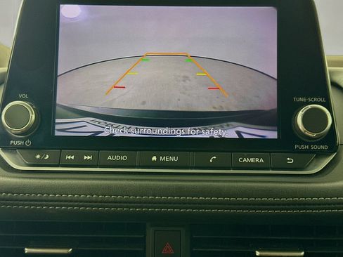 Used 2023 Nissan Rogue S FWD image 16