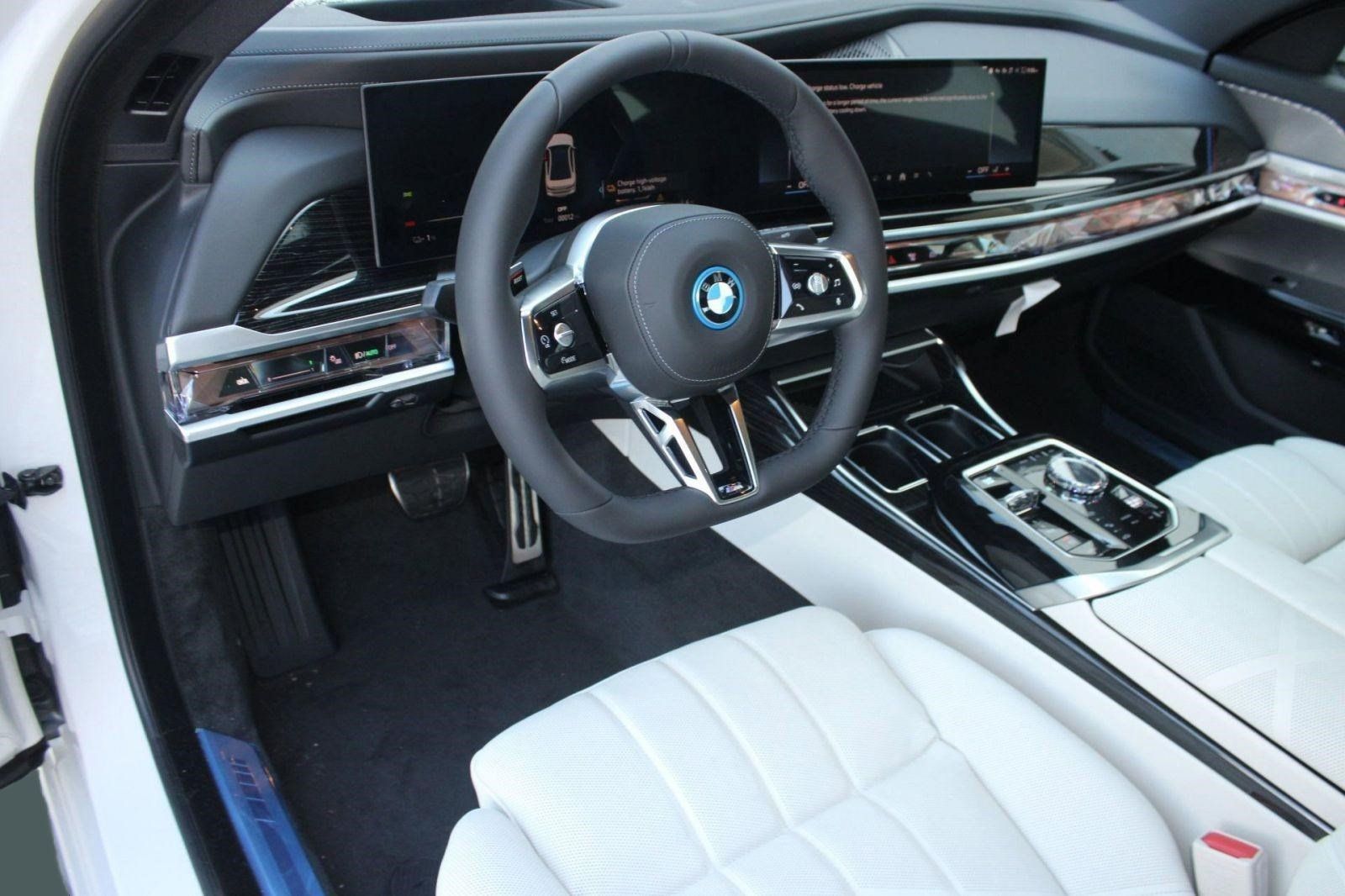 Used 2026 BMW i7 eDrive50 RWD image 4