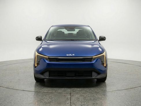 Used 2025 Kia K4 LXS image 1