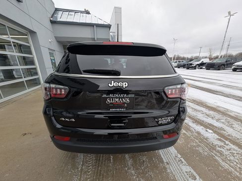 Used 2022 Jeep Compass Limited image 10