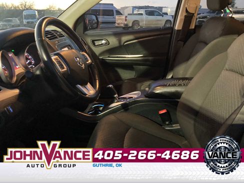 Used 2018 Dodge Journey SE w/ Connectivity Group image 3