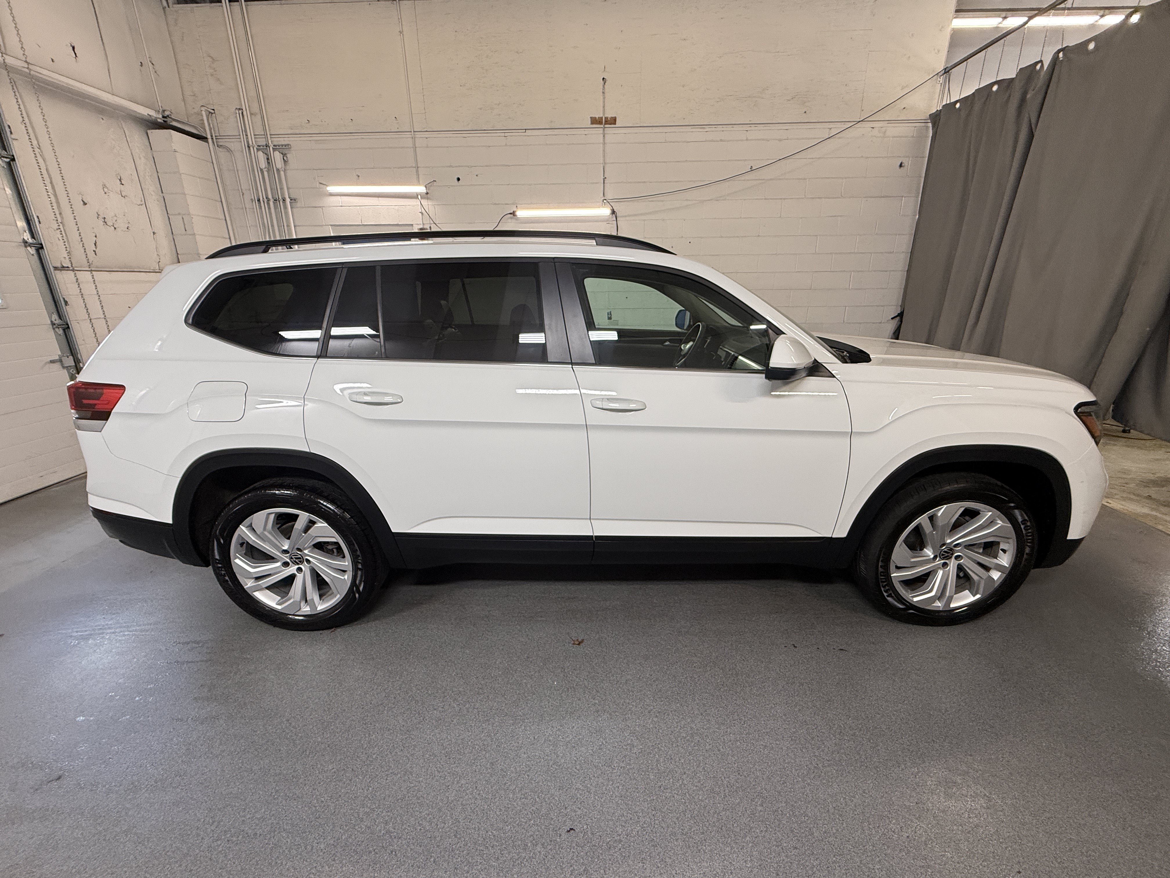 Certified 2023 Volkswagen Atlas SE AWD/4WD image 11