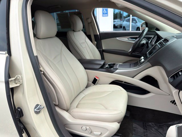 Used 2016 Lincoln MKX Select FWD image 20