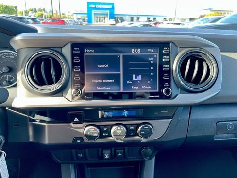 Used 2022 Toyota Tacoma SR5 RWD image 13