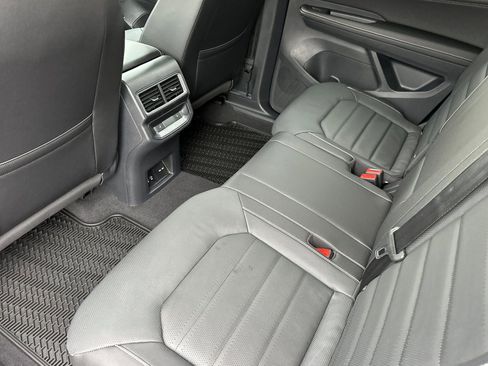 New 2026 Volkswagen Atlas Cross Sport SEL AWD/4WD image 11
