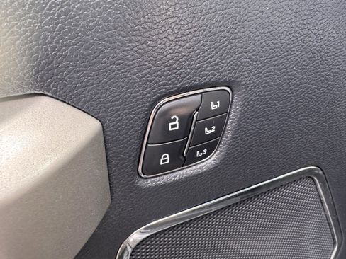 Used 2022 Ford F450 Lariat w/ Lariat Value Package image 12