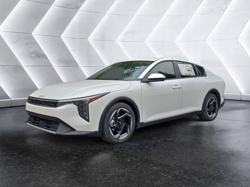 New 2026 Kia K4 EX image 1