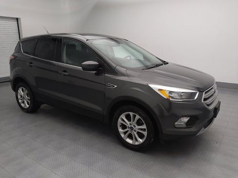 Used 2017 Ford Escape SE image 11