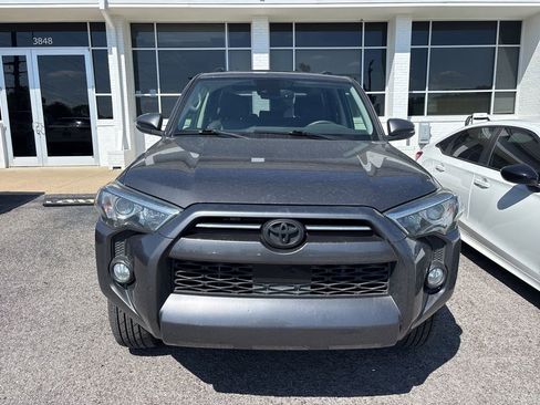 Used 2020 Toyota 4Runner SR5 Premium w/ Moonroof Package AWD/4WD image 2
