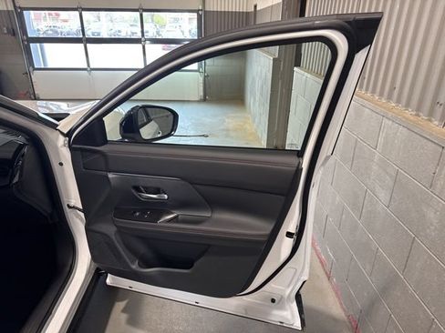 New 2026 Nissan Kicks SR w/ Cold Weather Package AWD/4WD image 16