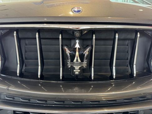 Used 2019 Maserati Levante image 21