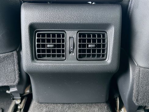 Used 2018 Toyota Camry XSE image 16