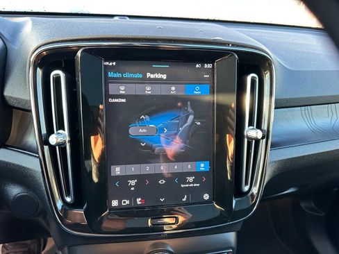 Used 2023 Volvo C40 P8 Recharge Plus w/ Climate Package image 21