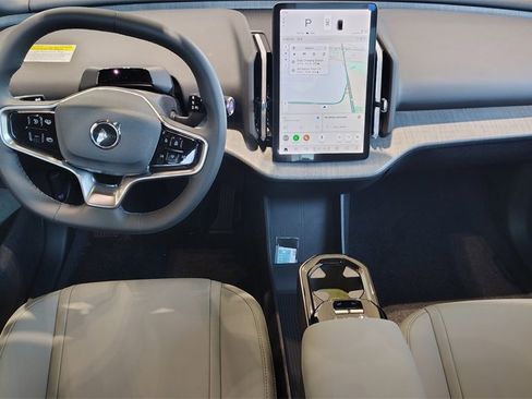 New 2026 Volvo EX30 Cross Country Ultra image 8