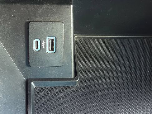 Used 2021 Ford F150 Lariat AWD/4WD image 26