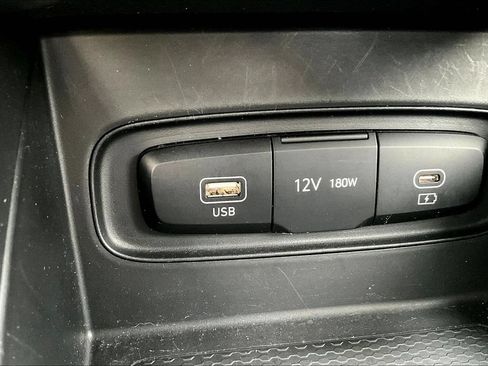 Used 2023 Hyundai Venue SE w/ Cargo Package FWD image 19