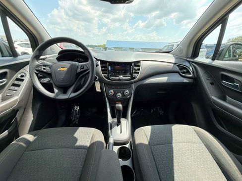 Used 2020 Chevrolet Trax LS w/ Tint and Cruise Package AWD/4WD image 12