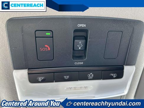 Used 2023 Nissan Sentra SR w/ SR Premium Package FWD image 22