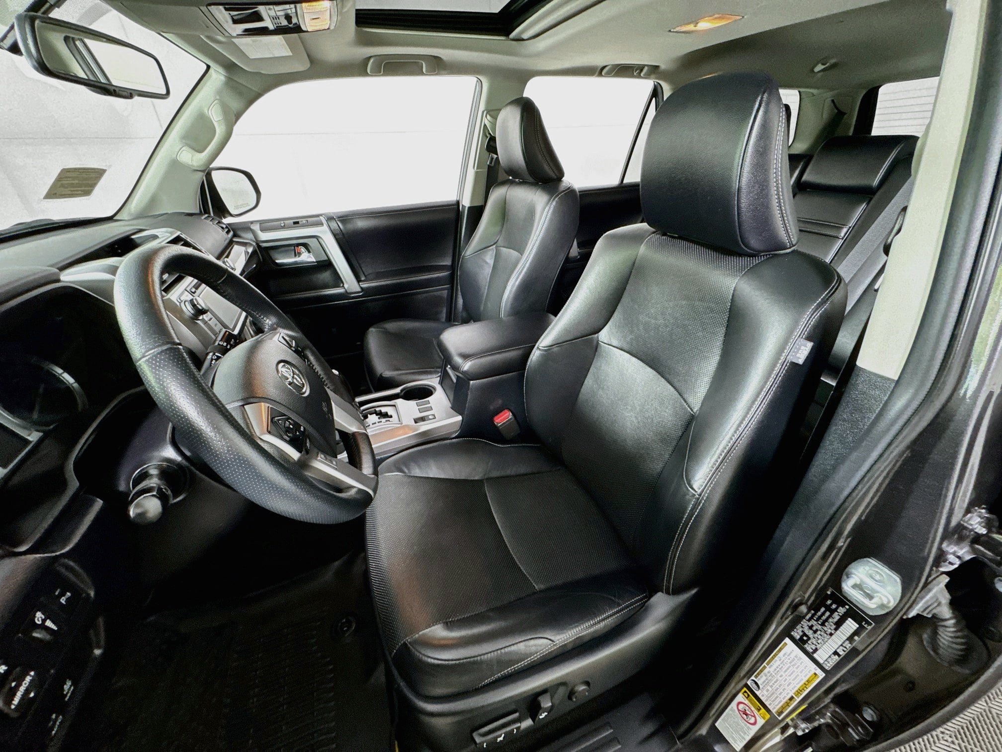 Used 2018 Toyota 4Runner Limited AWD/4WD image 15