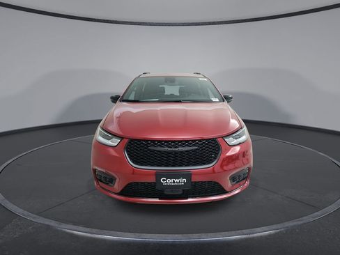 New 2026 Chrysler Pacifica Limited w/ S Appearance Package image 3