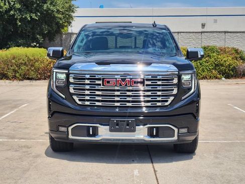 Used 2024 GMC Sierra 1500 Denali w/ Technology Package AWD/4WD image 2