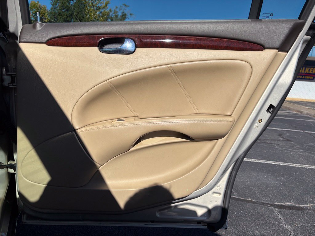 Used 2007 Buick Lucerne CXL FWD image 22