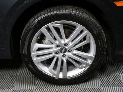 Used 2018 Audi Q5 2.0T Premium Plus w/ Premium Plus Package image 39