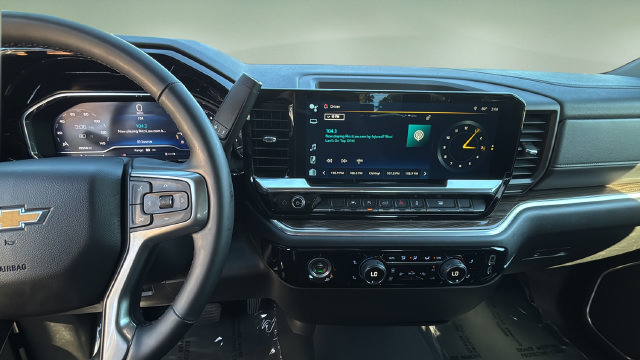 Used 2024 Chevrolet Silverado 1500 LT AWD/4WD image 11