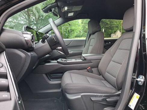 Used 2025 Chevrolet Equinox LT AWD/4WD image 13