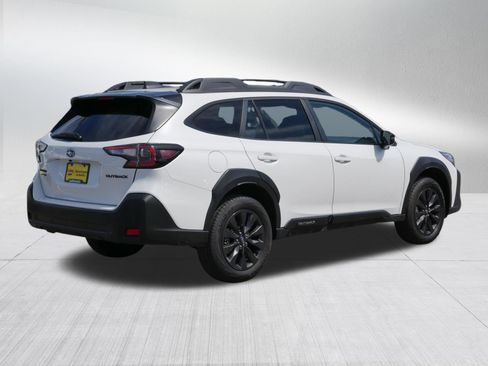 Used 2025 Subaru Outback Onyx Edition AWD/4WD image 7