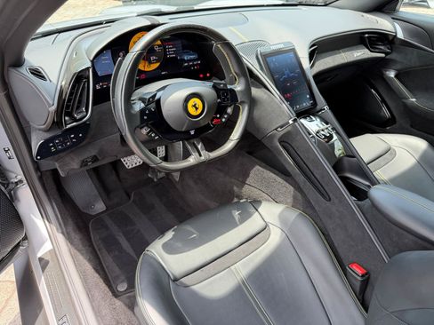 Used 2022 Ferrari Roma RWD image 32