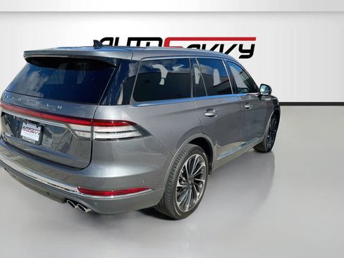 Used 2023 Lincoln Aviator Reserve w/ Equipment Group 201A AWD/4WD image 7