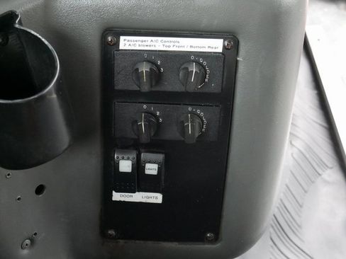 Used 2014 Chevrolet Express 4500 Base w/ Shuttle Bus Package image 17