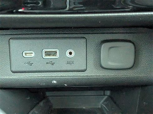 Used 2022 Buick Encore GX Select w/ Sport Touring Package image 25