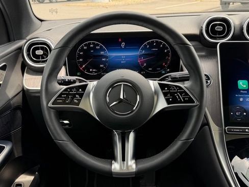 Used 2026 Mercedes-Benz GLC 300 4MATIC image 12