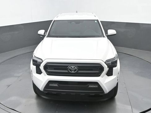 Used 2025 Toyota Tacoma SR5 RWD image 27