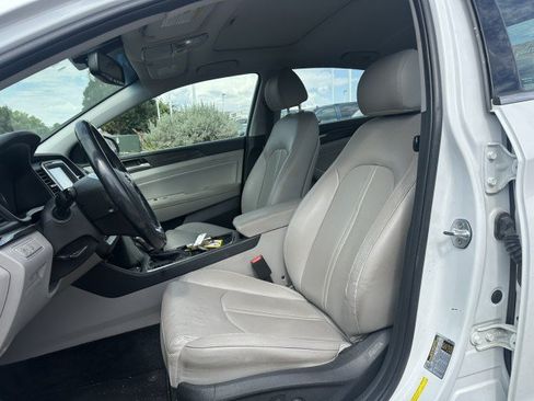 Used 2018 Hyundai Sonata Limited FWD image 11
